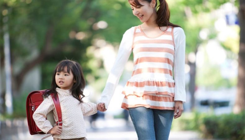 slinky.com.au does-your-shy-child-love-school